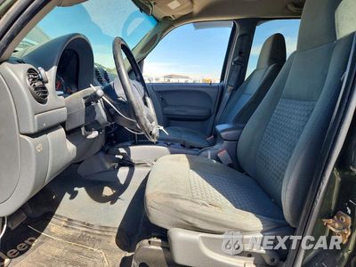 Zdjęcie 7 z 13 samochodu: 2007 JEEP LIBERTY SPORT VIN:1J4GL48KX7W661815 - miniatura