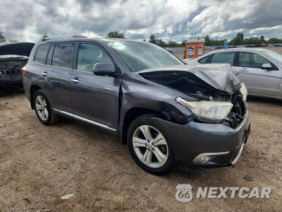 Czwarte zdjęcie samochodu z boku: 2013 TOYOTA HIGHLANDER LIMITED VIN:5TDDK3EH1DS242729 - miniatura