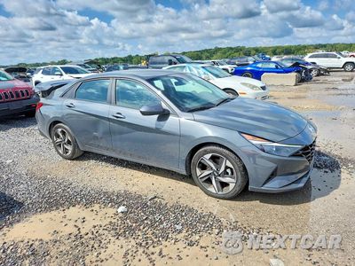 Czwarte zdjęcie samochodu z boku: 2023 HYUNDAI ELANTRA SEL VIN:KMHLS4AG6PU574031 - miniatura