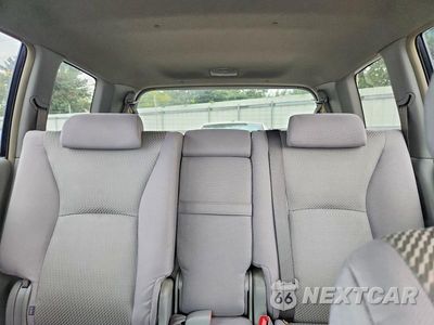 Zdjęcie 10 z 13 samochodu: 2004 TOYOTA HIGHLANDER BASE VIN:JTEEP21A640006701 - miniatura