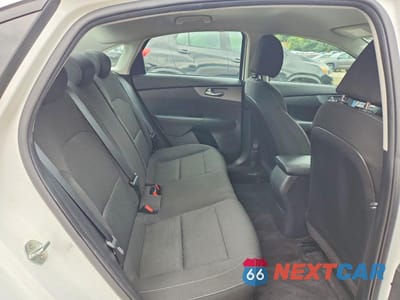 Zdjęcie 10 z 12 samochodu: 2021 KIA FORTE LXS VIN:3KPF24AD3ME332346 - miniatura