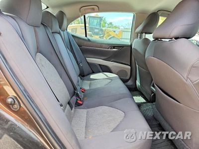 Zdjęcie 10 z 12 samochodu: 2018 TOYOTA CAMRY L VIN:4T1B11HK9JU036454 - miniatura
