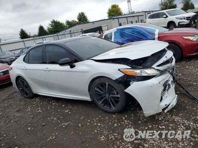 Czwarte zdjęcie samochodu z boku: 2020 TOYOTA CAMRY XSE VIN:4T1K61AK7LU301306 - miniatura