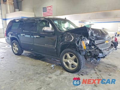 Czwarte zdjęcie samochodu z boku: 2008 CHEVROLET SUBURBAN K1500 LS VIN:3GNFK16388G300427 - miniatura