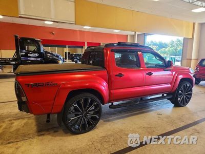 Trzecie zdjęcie samochodu z tyłu: 2013 TOYOTA TACOMA V6 VIN:3TMLU4EN6DM125679 - miniatura
