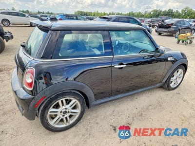 Trzecie zdjęcie samochodu z tyłu: 2012 MINI COOPER S VIN:WMWSV3C53CTY17112 - miniatura