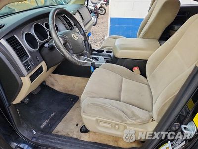 Zdjęcie 7 z 12 samochodu: 2011 TOYOTA SEQUOIA SR5 VIN:5TDBY5G16BS043447 - miniatura