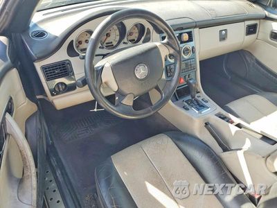 Zdjęcie 8 z 12 samochodu: 2000 MERCEDES-BENZ SLK 230 KOMPRESSOR VIN:WDBKK47F7YF164003 - miniatura