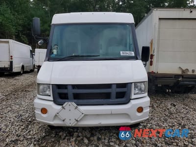 Piąte zdjęcie samochodu w środku: 2013 ISUZU NPR HD - DELIVERY VAN VIN:JALB4T176D7W00009 - miniatura
