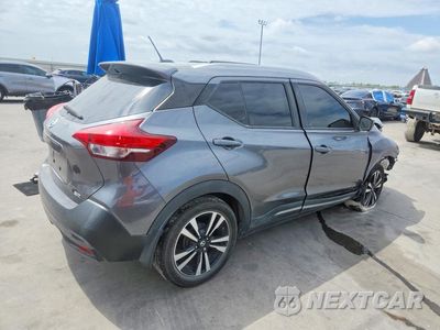Trzecie zdjęcie samochodu z tyłu: 2019 NISSAN KICKS SR VIN:3N1CP5CU9KL518797 - miniatura