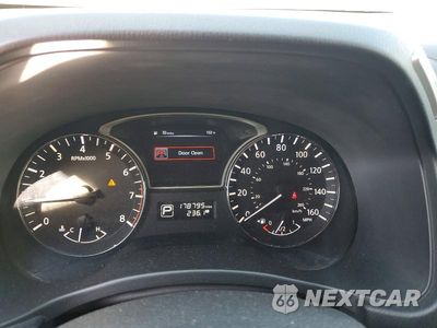 Zdjęcie 9 z 13 samochodu: 2014 NISSAN PATHFINDER SV VIN:5N1AR2MN0EC630212 - miniatura