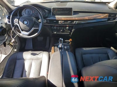 Zdjęcie 8 z 14 samochodu: 2015 BMW X5 XDRIVE35I VIN:5UXKR0C53F0P12208 - miniatura