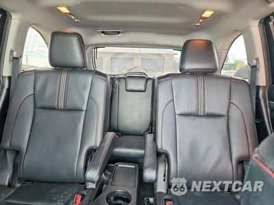 Zdjęcie 10 z 13 samochodu: 2019 TOYOTA HIGHLANDER SE VIN:5TDJZRFH3KS605786 - miniatura