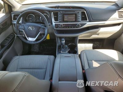 Zdjęcie 8 z 14 samochodu: 2015 TOYOTA HIGHLANDER LE PLUS VIN:5TDZKRFH4FS070061 - miniatura