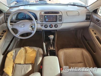 Zdjęcie 8 z 12 samochodu: 2003 TOYOTA CAMRY LE VIN:4T1BE32K53U221595 - miniatura
