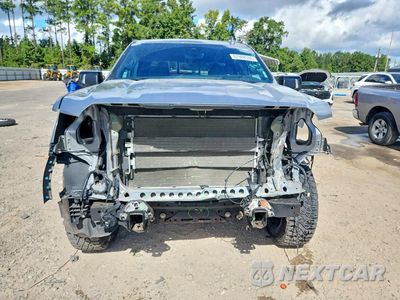 Piąte zdjęcie samochodu w środku: 2024 GMC SIERRA K1500 AT4 VIN:3GTUUEEL0RG406570 - miniatura