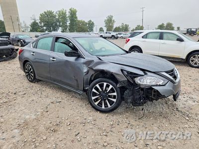 Czwarte zdjęcie samochodu z boku: 2018 NISSAN ALTIMA 2.5 SV VIN:1N4AL3AP1JC207415 - miniatura