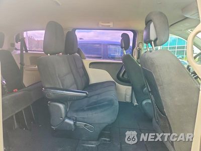Zdjęcie 11 z 13 samochodu: 2016 DODGE GRAND CARAVAN SE VIN:2C4RDGBG1GR368900 - miniatura