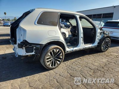 Trzecie zdjęcie samochodu z tyłu: 2025 VOLVO XC90 PLUS VIN:YV4H60PB8S1379008 - miniatura