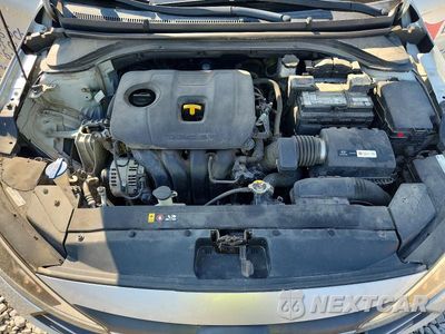 Zdjęcie 11 z 12 samochodu: 2019 HYUNDAI ELANTRA SE VIN:5NPD74LF9KH439966 - miniatura