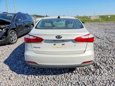 Zdjęcie 6 z 12 samochodu: 2015 KIA FORTE LX VIN:KNAFK4A67F5296853 - miniatura