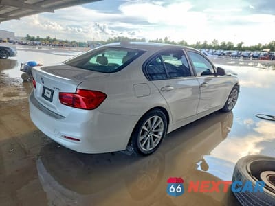 Trzecie zdjęcie samochodu z tyłu: 2018 BMW 320 I VIN:WBA8E1G57JNU91714 - miniatura