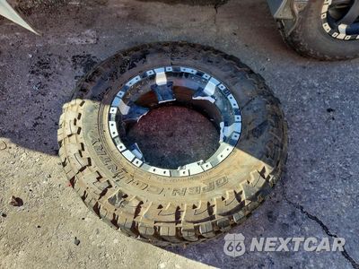 Zdjęcie 12 z 13 samochodu: 2007 TOYOTA FJ CRUISER BASE VIN:JTEBU11F370081877 - miniatura