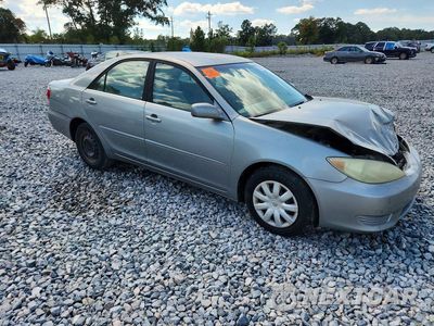 Czwarte zdjęcie samochodu z boku: 2005 TOYOTA CAMRY LE VIN:4T1BE32K55U555161 - miniatura