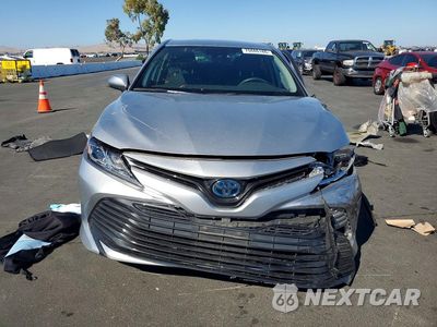 Piąte zdjęcie samochodu w środku: 2020 TOYOTA CAMRY LE VIN:4T1C31AK7LU536477 - miniatura