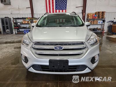 Piąte zdjęcie samochodu w środku: 2018 FORD ESCAPE SE VIN:1FMCU9GD6JUB29638 - miniatura