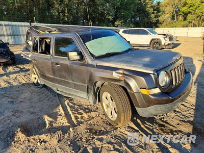 Czwarte zdjęcie samochodu z boku: 2015 JEEP PATRIOT LATITUDE VIN:1C4NJRFB2FD269554 - miniatura