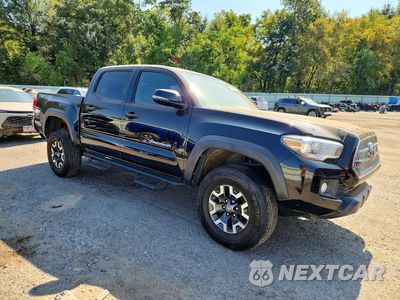 Czwarte zdjęcie samochodu z boku: 2017 TOYOTA TACOMA TRD OFF-ROAD VIN:5TFCZ5AN6HX083642 - miniatura