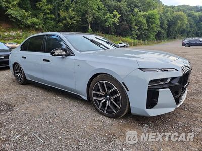 Czwarte zdjęcie samochodu z boku: 2023 BMW 760 XI VIN:WBA33EJ06PCM58230 - miniatura