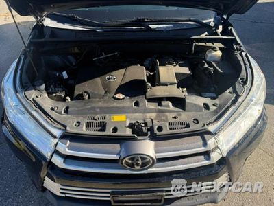 Zdjęcie 8 z 12 samochodu: 2019 TOYOTA HIGHLANDER XLE VIN:5TDJZRFH7KS980614 - miniatura