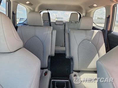 Zdjęcie 10 z 13 samochodu: 2026 TOYOTA GRAND HIGHLANDER XLE VIN:5TDAAAA57TS043429 - miniatura