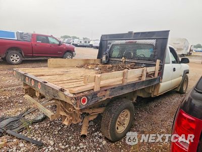 Trzecie zdjęcie samochodu z tyłu: 2005 CHEVROLET SILVERADO K2500 HEAVY DUTY VIN:1GBHK29U95E285536 - miniatura