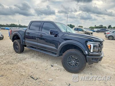 Czwarte zdjęcie samochodu z boku: 2026 FORD F150 RAPTOR VIN:1FTFW1RG4TFA86929 - miniatura