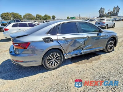 Trzecie zdjęcie samochodu z tyłu: 2019 VOLKSWAGEN JETTA SEL VIN:3VWE57BU2KM062481 - miniatura