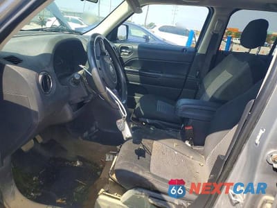 Zdjęcie 7 z 13 samochodu: 2014 JEEP PATRIOT LATITUDE VIN:1C4NJRFB5ED762241 - miniatura