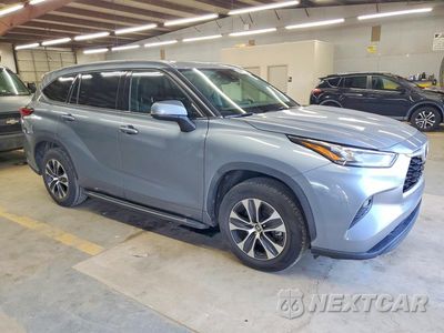 Czwarte zdjęcie samochodu z boku: 2020 TOYOTA HIGHLANDER XLE VIN:5TDHZRAH7LS012875 - miniatura