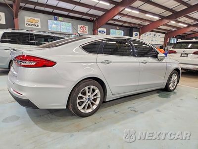 Trzecie zdjęcie samochodu z tyłu: 2019 FORD FUSION TITANIUM VIN:3FA6P0SU9KR157394 - miniatura