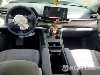 Zdjęcie 8 z 12 samochodu: 2024 TOYOTA SIENNA LE VIN:5TDKSKFC6RS147840 - miniatura