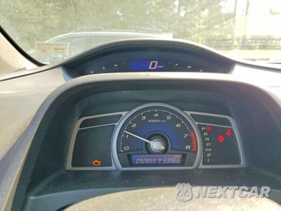 Zdjęcie 9 z 13 samochodu: 2008 HONDA CIVIC LX VIN:2HGFG12638H536222 - miniatura