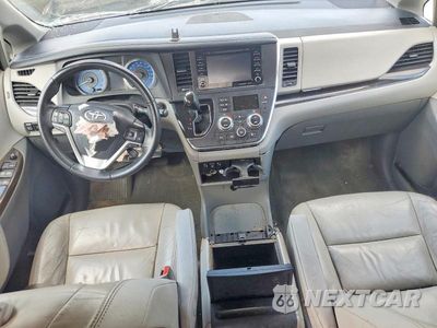 Zdjęcie 8 z 14 samochodu: 2018 TOYOTA SIENNA XLE 7-PASSENGER VIN:5TDDZ3DC2JS205072 - miniatura