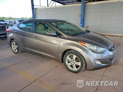 Czwarte zdjęcie samochodu z boku: 2012 HYUNDAI ELANTRA GLS VIN:5NPDH4AE2CH102693 - miniatura