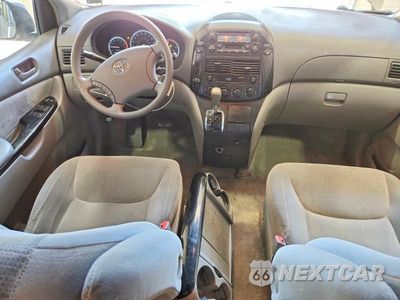 Zdjęcie 8 z 12 samochodu: 2005 TOYOTA SIENNA LE VIN:5TDBA23C95S049810 - miniatura