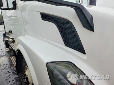 Zdjęcie 10 z 12 samochodu: 2018 VOLVO VNL SEMI TRUCK VIN:4V4N39TG3JN892439 - miniatura