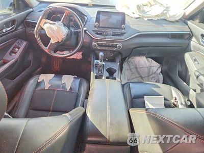 Zdjęcie 8 z 12 samochodu: 2019 NISSAN ALTIMA SR VIN:1N4BL4CV7KC130265 - miniatura