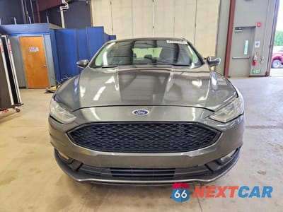 Piąte zdjęcie samochodu w środku: 2018 FORD FUSION S VIN:3FA6P0G75JR227006 - miniatura