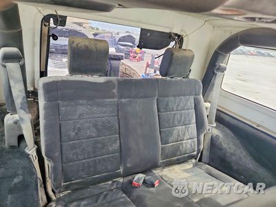 Zdjęcie 11 z 14 samochodu: 2010 JEEP WRANGLER SPORT VIN:1J4AA2D1XAL205383 - miniatura
